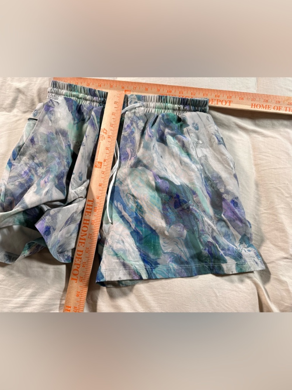 Lululemon Athletica Men’s Swimming Trunks Paint Swirl Small 5” Pre Owned - Picture 6 of 15